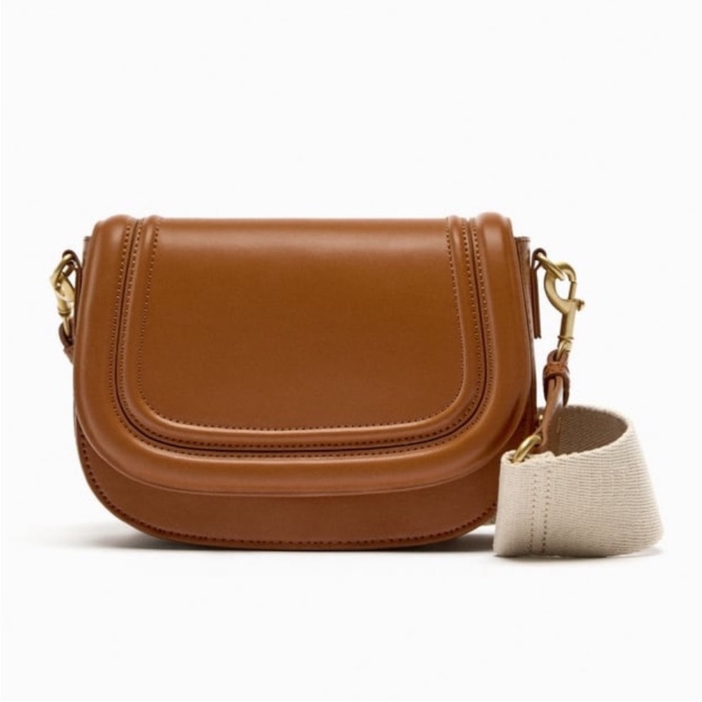 Elegant Tan Leather Crossbody Bag